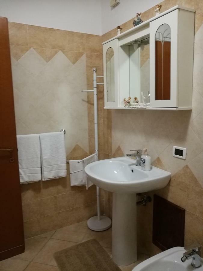 Camera Privata Hotell Pomezia Eksteriør bilde
