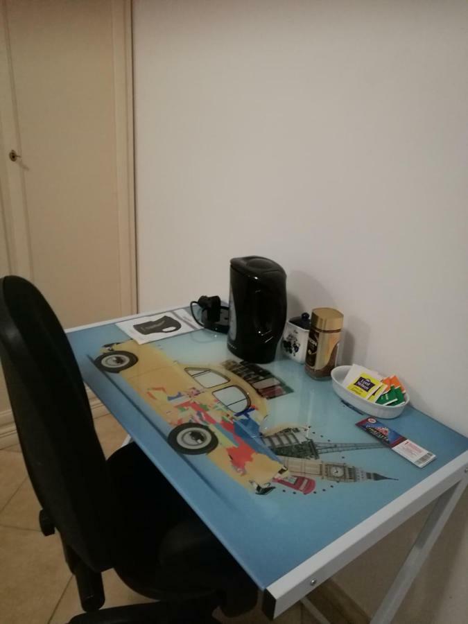 Camera Privata Hotell Pomezia Eksteriør bilde